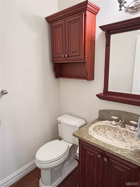 Bath - 524 W Front St, Washington, MO 63090 photo 1 of 10
