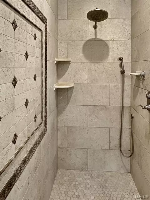 Bath - 524 W Front St, Washington, MO 63090 photo 5 of 10