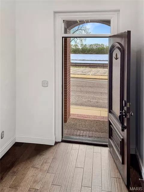 Entry Way - 524 W Front St, Washington, MO 63090 photo 1 of 3