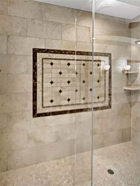 Bath - 524 W Front St, Washington, MO 63090 photo 4 of 10