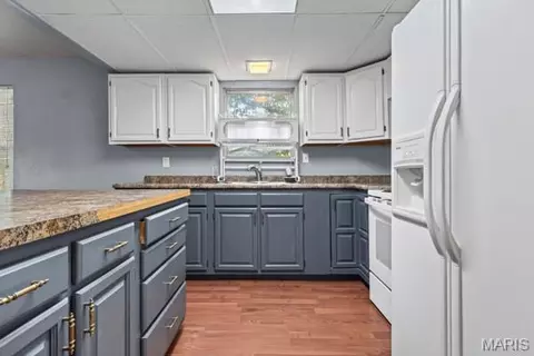 Kitchen - 2941 Meyer Rd, Festus, MO 63028 photo 3 of 4