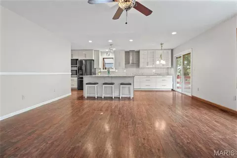 Living - 1190 W 9th St, Washington, MO 63090 photo 2 of 3