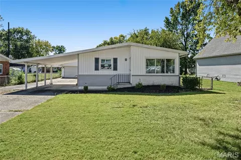 2614 Pine St, Granite City, IL 62040