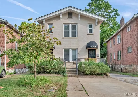 1248 Moorlands Dr, Saint Louis, MO 63117