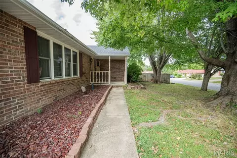 Exterior - 1606 Amber Pl, Rolla, MO 65401 photo 2 of 15