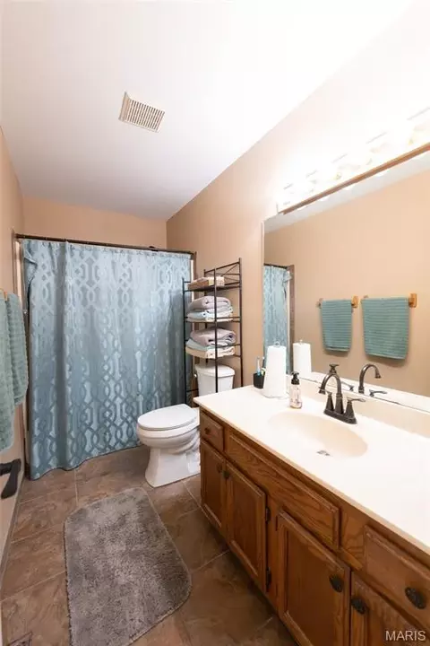 Bath - 1606 Amber Pl, Rolla, MO 65401 photo 1 of 4