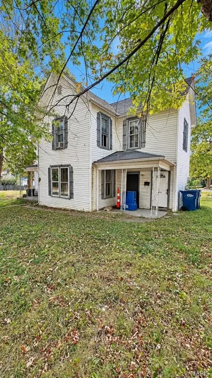 910 W Cherry St, Troy, MO 63379 photo 2