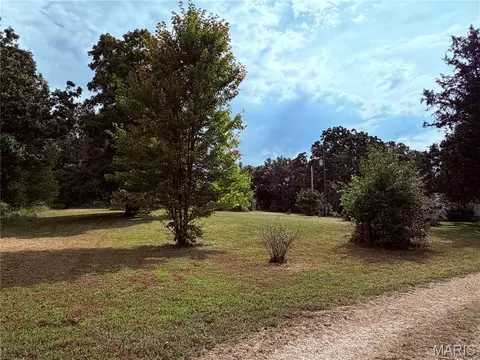Exterior - 797 Rohrer Rd, Bourbon, MO 65441 photo 9 of 23