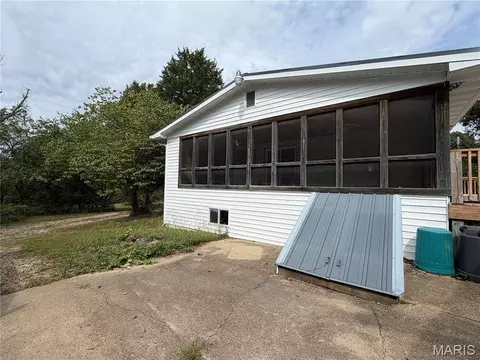 Exterior - 797 Rohrer Rd, Bourbon, MO 65441 photo 5 of 23