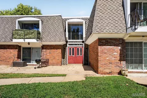 1063 Lafayette Ct, Collinsville, IL 62234