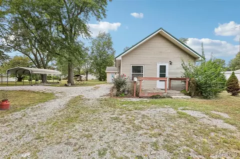 315 S Clinton St, Litchfield, IL 62056
