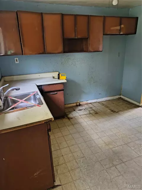 953 Clearfield Dr, Ferguson, MO 63135 photo 7