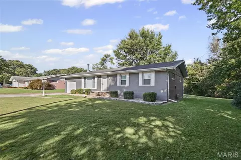 741 Troy Rd, Collinsville, IL 62234