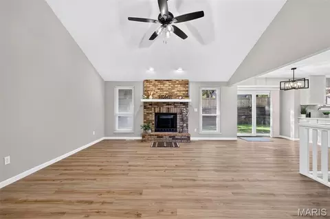 Living - 341 Westbrook Dr, O'fallon, MO 63366 photo 4 of 5