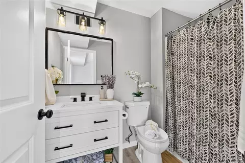 Bath - 341 Westbrook Dr, O'fallon, MO 63366 photo 1 of 2