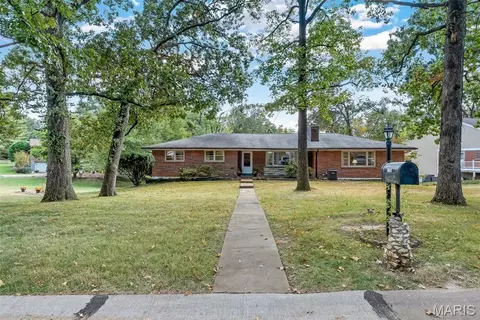 12426 Cinema Ln, Saint Louis, MO 63127