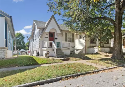 4072 Burgen Ave, Saint Louis, MO 63116
