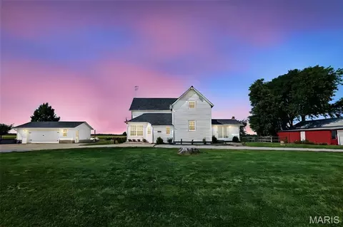 5599 County Highway 21, Nashville, IL 62263
