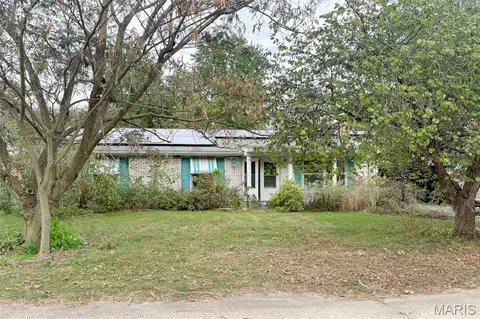 6 Hanson Dr, Granite City, IL 62040