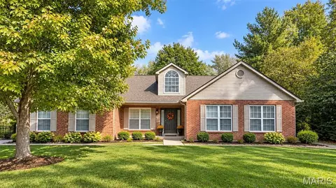 22 Towne Hall Estates Ln, Belleville, IL 62223