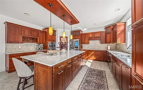 Kitchen - 10382 Concord Cir, Rolla, MO 65401 photo 4 of 7