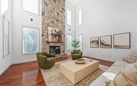 Living - 10382 Concord Cir, Rolla, MO 65401 photo 3 of 3