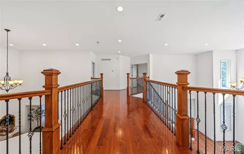 Entry Way - 10382 Concord Cir, Rolla, MO 65401 photo 5 of 9