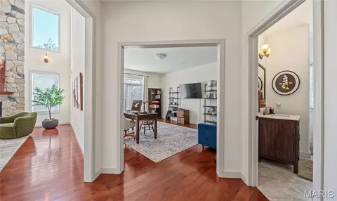 Entry Way - 10382 Concord Cir, Rolla, MO 65401 photo 3 of 9