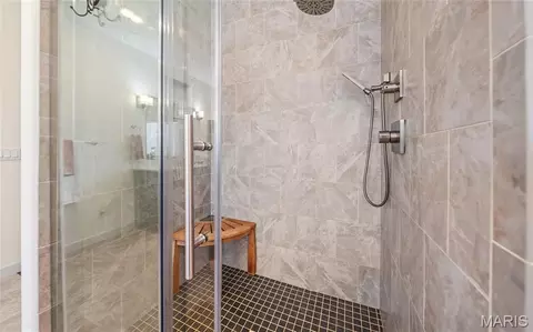 Bath - 10382 Concord Cir, Rolla, MO 65401 photo 6 of 7