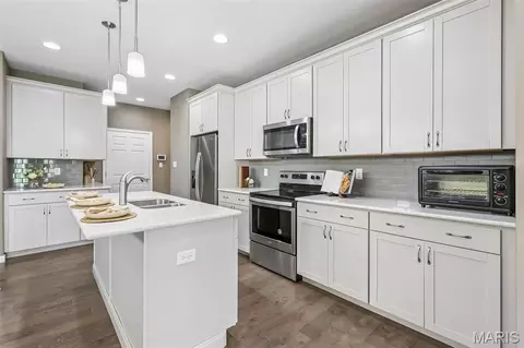 Kitchen - 2487 Windswept Farms Dr, Eureka, MO 63025 photo 2 of 2