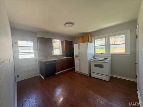 Kitchen - 345 Fair St, Washington, MO 63090 photo 1 of 1