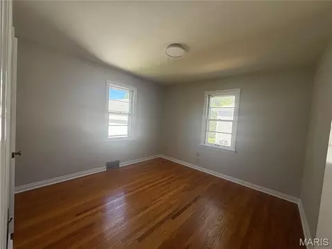 Bedroom - 345 Fair St, Washington, MO 63090 photo 1 of 2