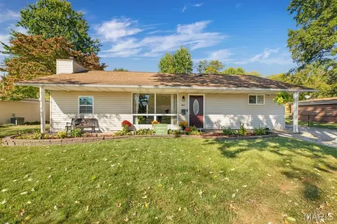 807 Amherst Dr, East Alton, IL 62024
