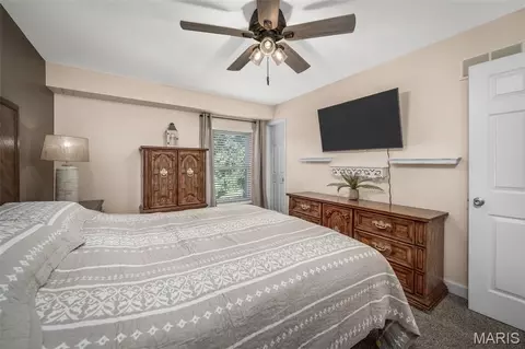 Bedroom - 11 Mallard Pointe Dr, O'fallon, MO 63368 photo 2 of 6