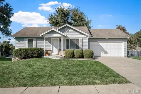Exterior - 11 Mallard Pointe Dr, O'fallon, MO 63368 photo 2 of 10