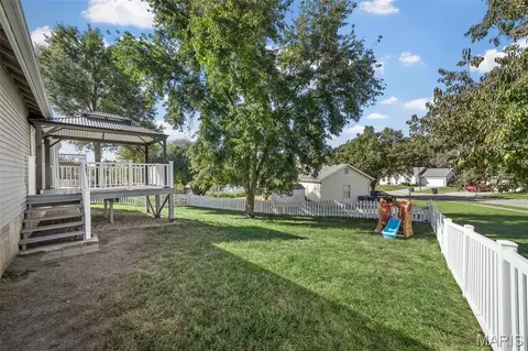 Exterior - 11 Mallard Pointe Dr, O'fallon, MO 63368 photo 7 of 10