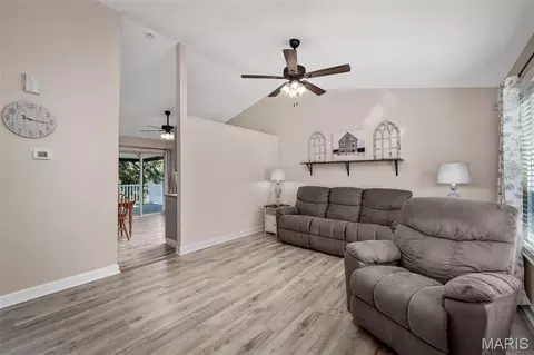 Entry Way - 11 Mallard Pointe Dr, O'fallon, MO 63368 photo 1 of 2