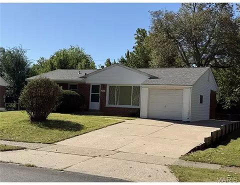 250 W Saint Anthony Ln, Florissant, MO 63031