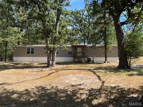 30660 Pelican Dr, Lebanon, MO 65536