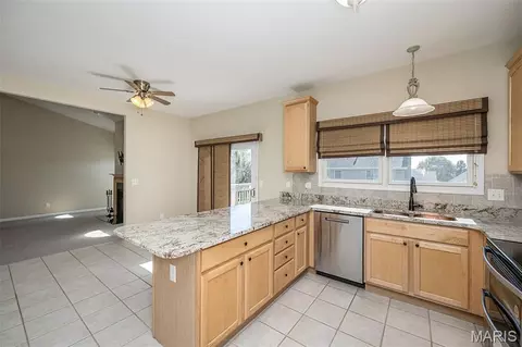 Kitchen - 84 Reuben Ct, O'fallon, MO 63376 photo 7 of 7