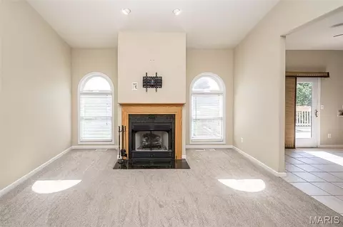 Living - 84 Reuben Ct, O'fallon, MO 63376 photo 2 of 6