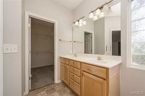 Bath - 84 Reuben Ct, O'fallon, MO 63376 photo 5 of 6