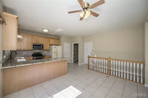 Kitchen - 84 Reuben Ct, O'fallon, MO 63376 photo 4 of 7