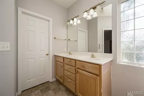 Bath - 84 Reuben Ct, O'fallon, MO 63376 photo 2 of 6