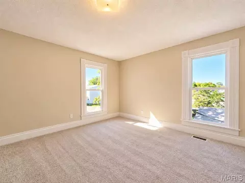 Bedroom - 404 W Olive St, Palmyra, MO 63461 photo 3 of 4
