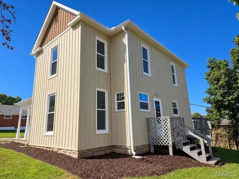Exterior - 404 W Olive St, Palmyra, MO 63461 photo 2 of 10