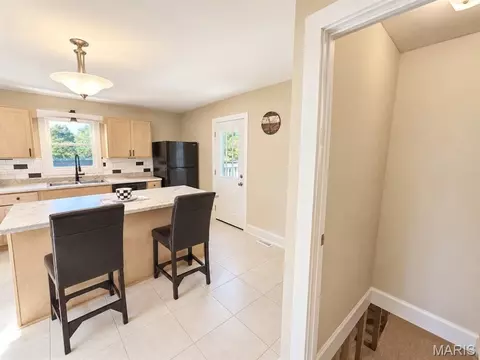 Entry Way - 404 W Olive St, Palmyra, MO 63461 photo 4 of 4