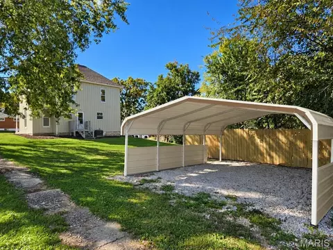 Exterior - 404 W Olive St, Palmyra, MO 63461 photo 3 of 10