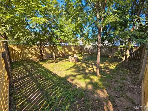 Exterior - 404 W Olive St, Palmyra, MO 63461 photo 9 of 10