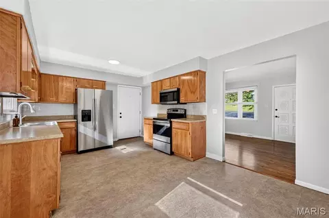 Kitchen - 1650 Hobelman Dr, Arnold, MO 63010 photo 2 of 4